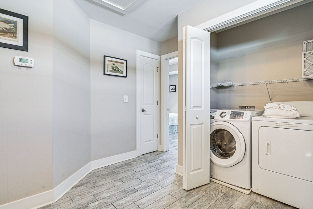 Walk to Shore: Myrtle Beach Home w/ Pool Access!