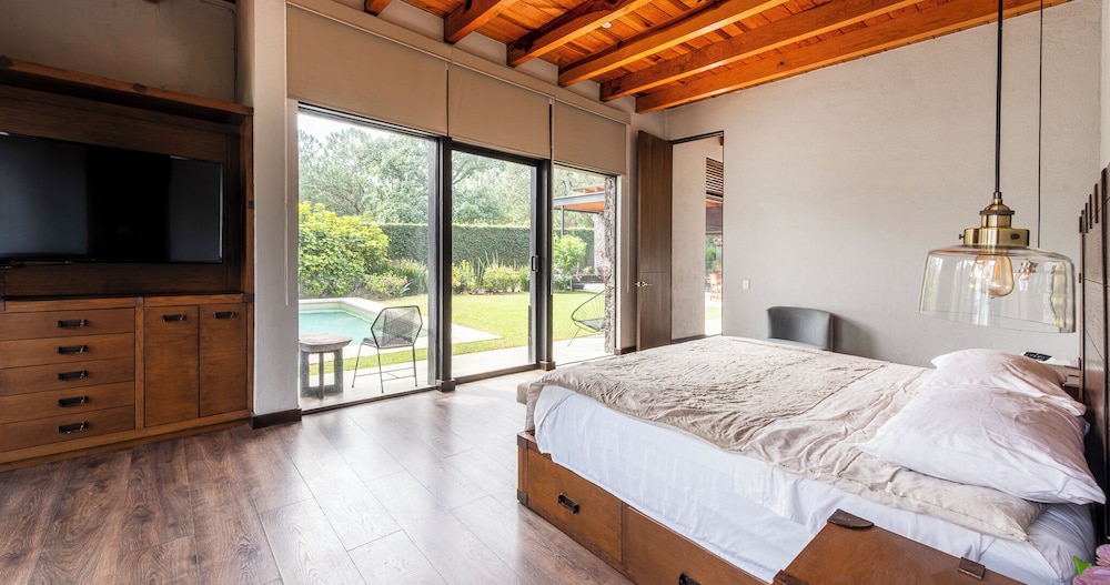 Pedacito de Lago - Lakeview Home
