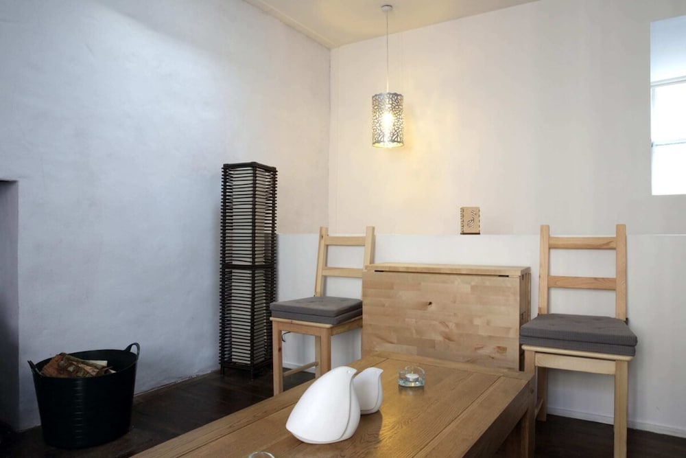Central Apartment for the Fringe
