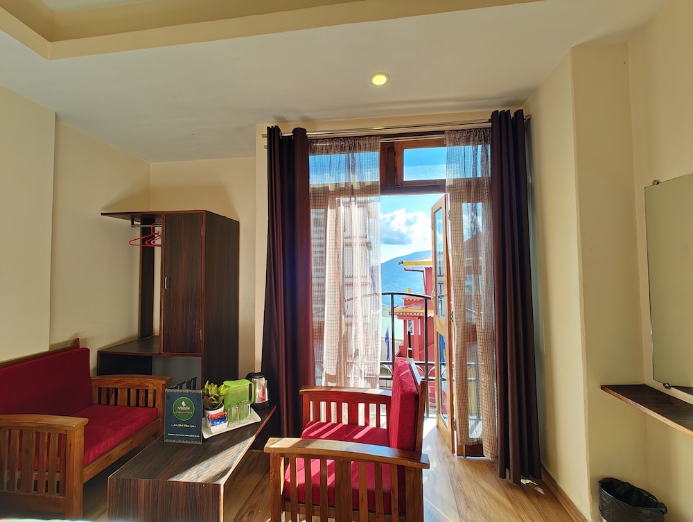 The Narayani Continental Hotel