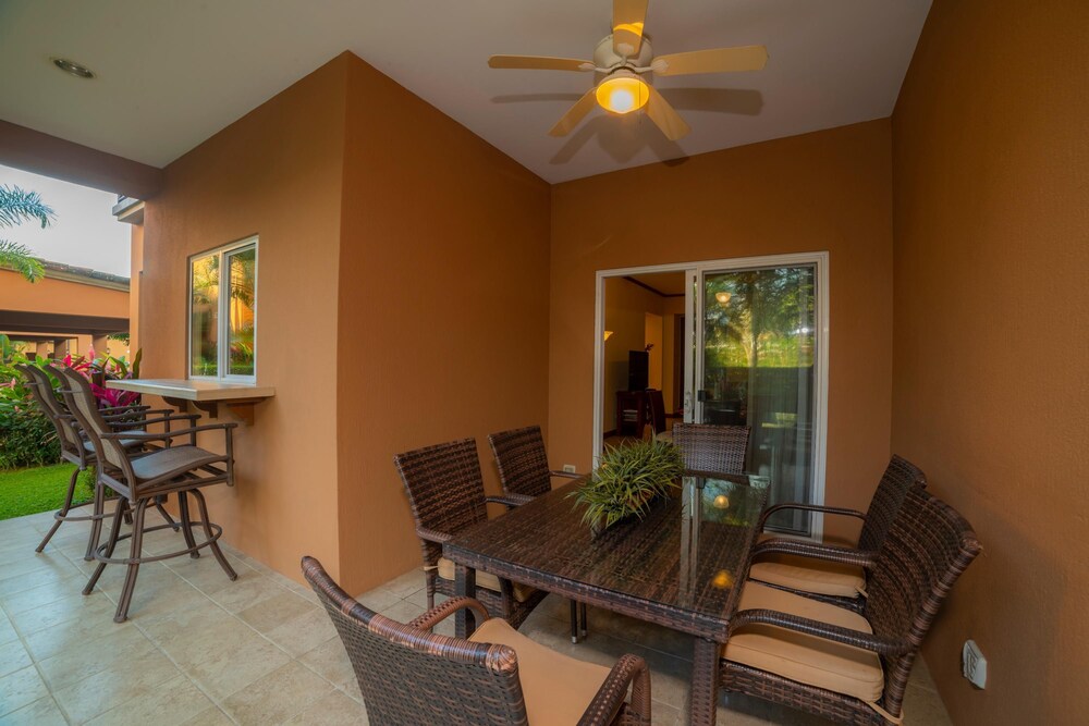 Veranda 5F - 2 bdr 2 Bath
