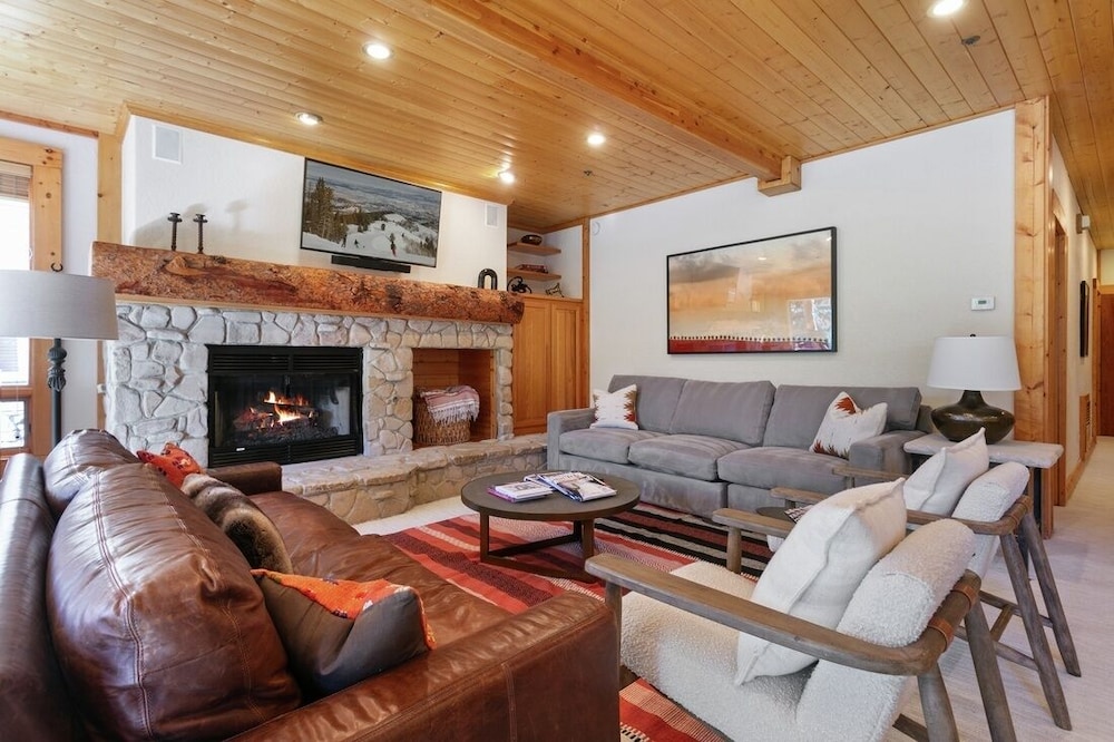 301 - Three Bedroom with Spa Bristlecone 3 Condo