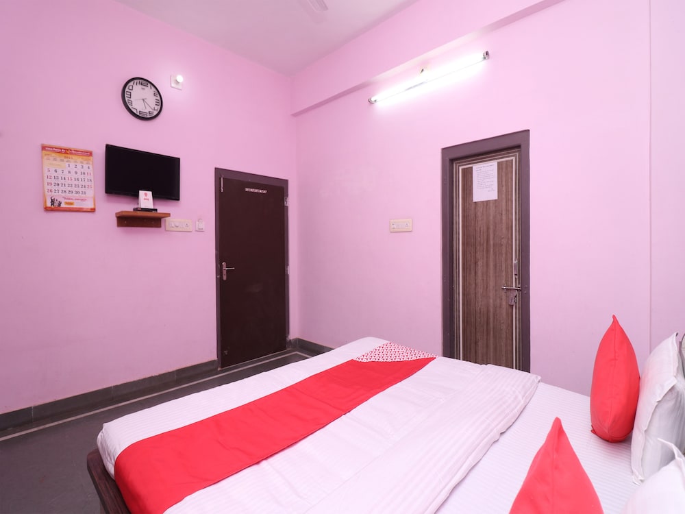 OYO 22644 Bhagat Palace