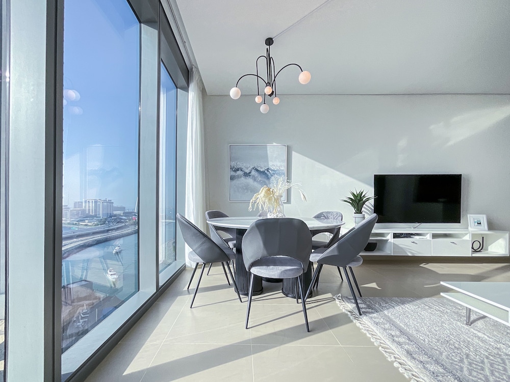HiGuests - EMAAR 52-42