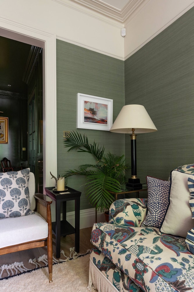 Westover Road III by Onefinestay