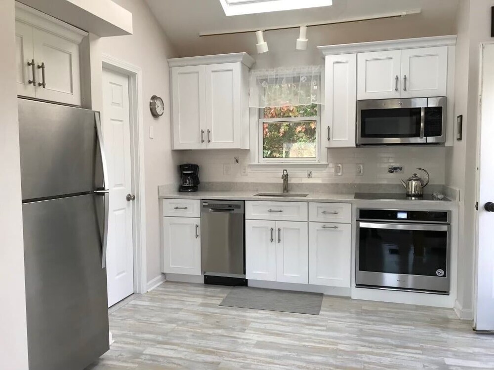 Perkins' Cove Gem - Q934 Ocean view home with one bedroom loft in the heart of Perkins Cove 1 Condo by RedAwning view 5