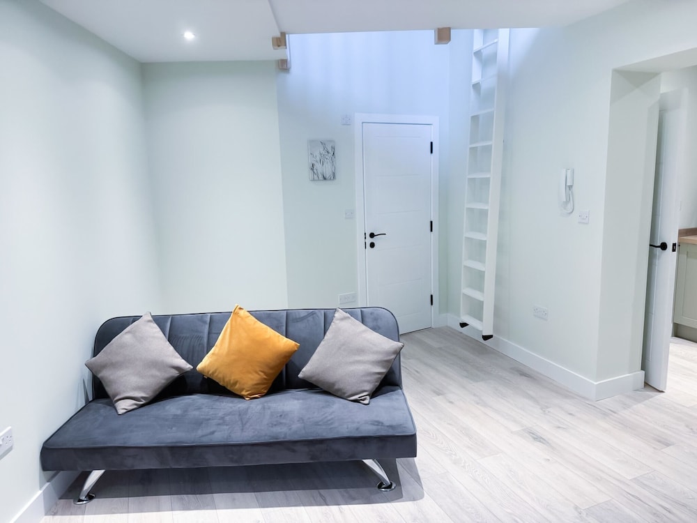 142 Huntingdon Town Centre Apartments