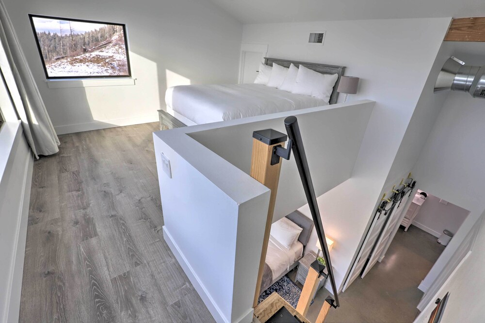 Modern Mountaintop Durango Ridge Retreat - Hot Tub view 5