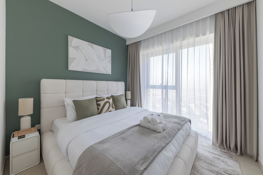 Premium Spacious 3BR Downtown Views