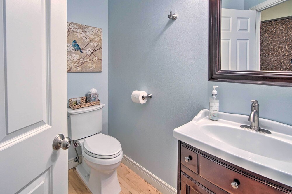 Yakima Vacations - Remarkable Yakima Getaway w/ Pool  Hot Tub! - Property Image 12