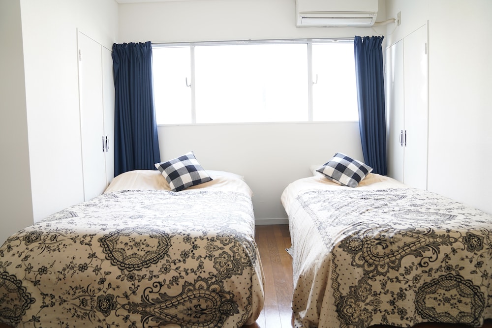 Metro Daikoku Apartment