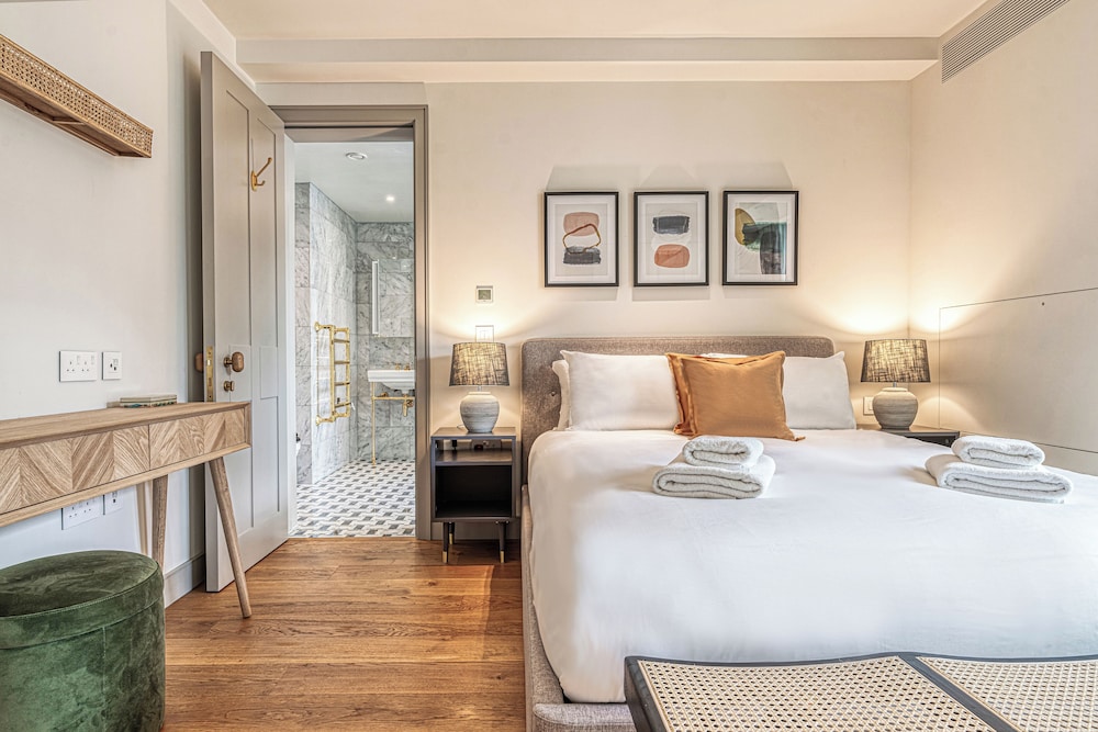 Luxury flats near Big Ben and London Eye