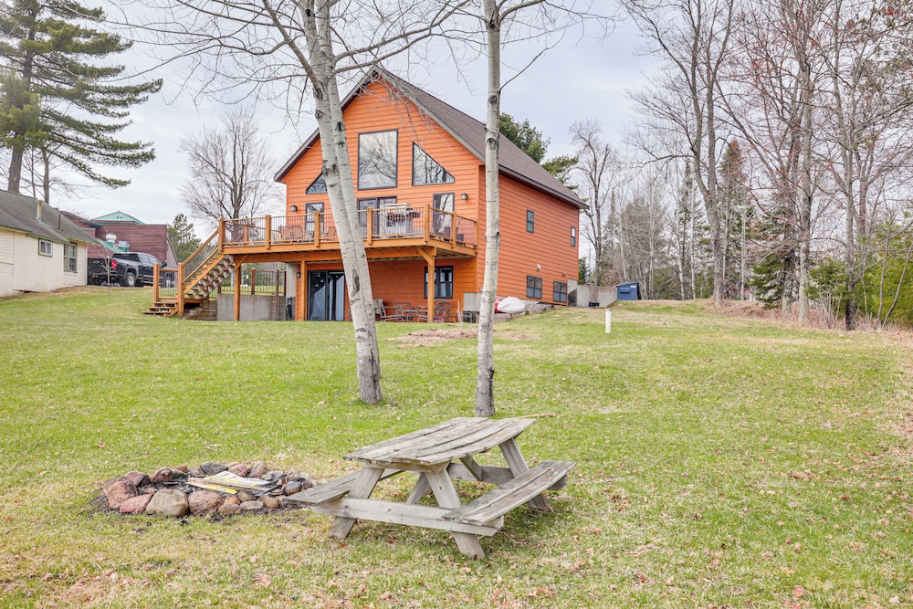 Boat Dock & Furnished Deck: Northwoods Lake House