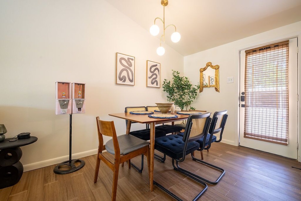 Palma Plaza Unit C