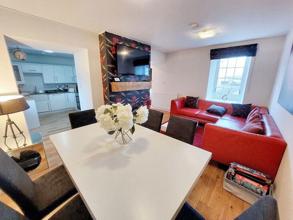 3 Bedrooms - 2 Bathrooms - Parking - Dog Friendly - Wifi - Nr Bamburgh & Berwick