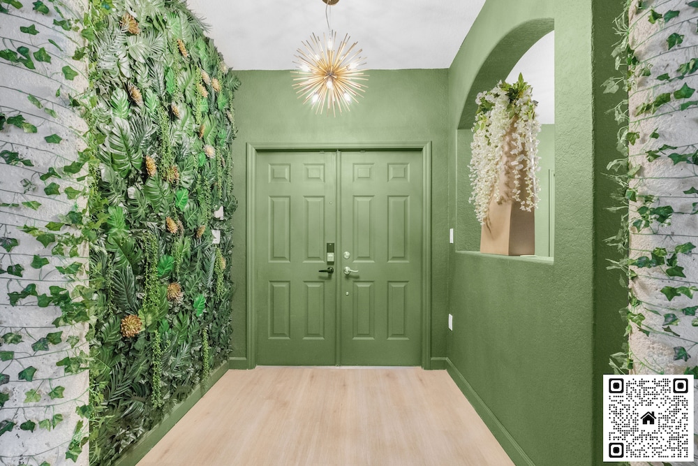 Ethereal Oasis Miami - Heated Pool Spa & Cinema - Prime for Groups
