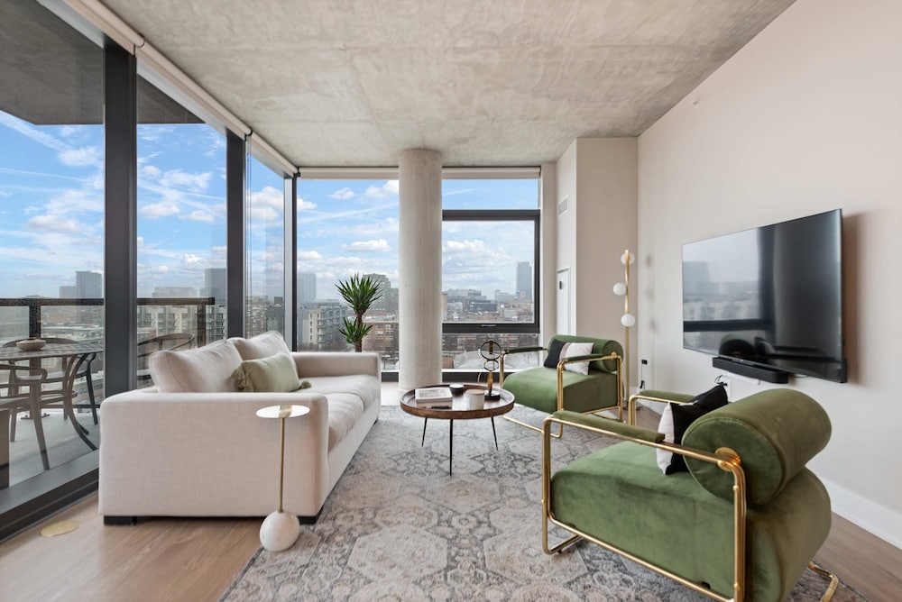 West Loop Group Hub 3 Modern 2BR Apartments
