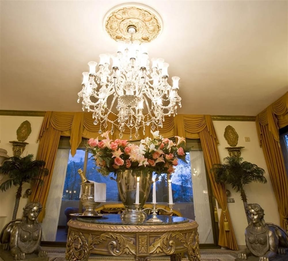 Unique Luxurious and Palacial Villa - Image 2