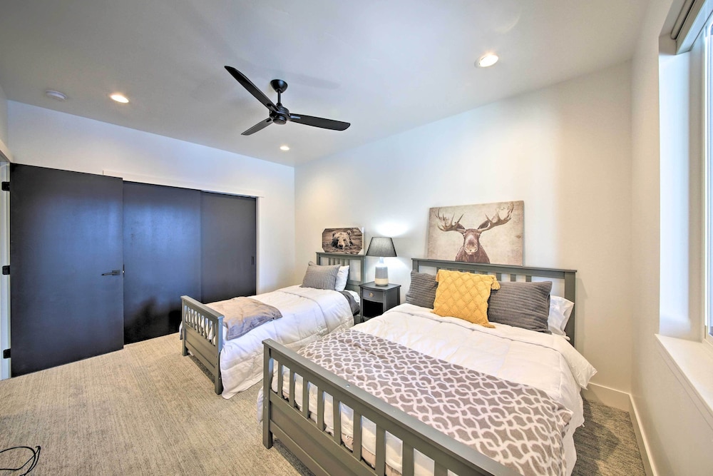 Elegant Priest Lake Townhome  1 Mi From Lake - Property Image 26