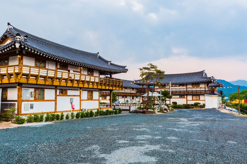 Gyeongju West Namsan Hanok Pension
