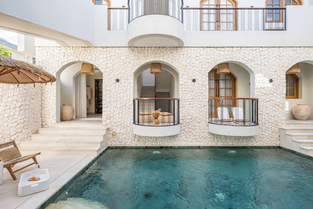 OriVista Luxe Boutique Villa in Canggu- Sky View view 4