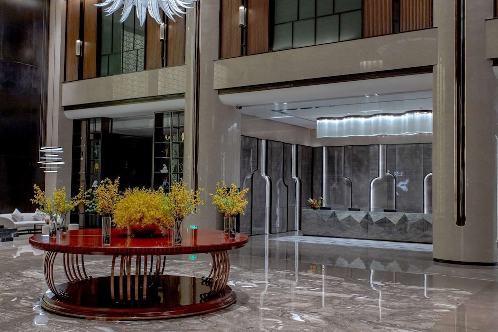 Lobby & Reception