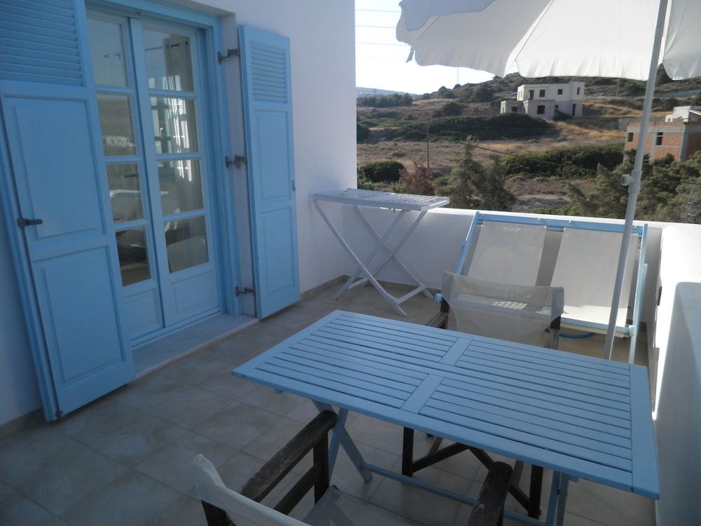 Kavalieros Studios - Property Image 11