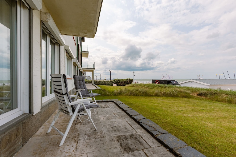 Huswell - Stunning Views Prime Location