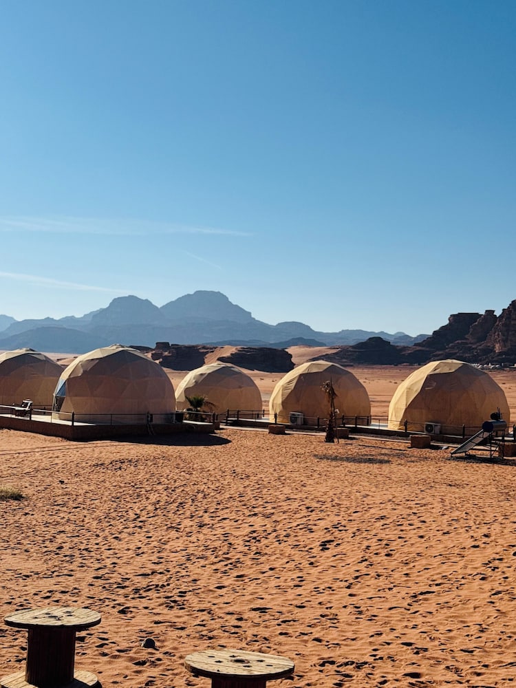 Rum moonlight luxury camp