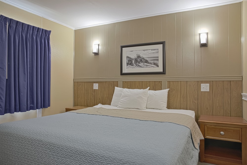 Colonial Inn Motel