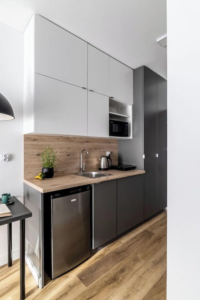 Adler Apartments