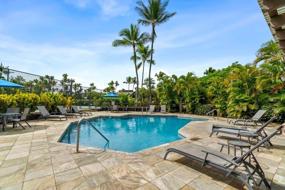 Oceanfront Kanaloa Condo - Pools, Hot Tubs & Sunset Views- Vrkcv