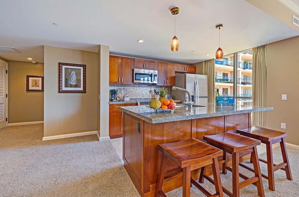 Honua Kai-konea #539 2 Bedroom Condo by RedAwning