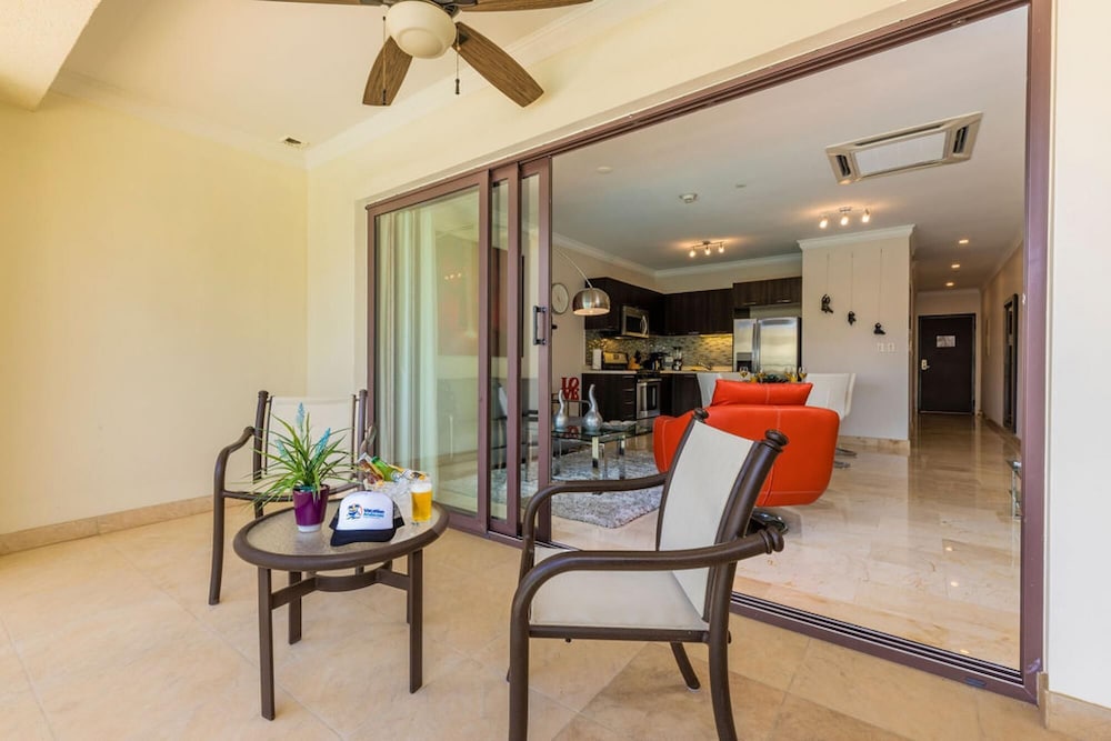 Luxury 1BR Condo Great Location Amenities