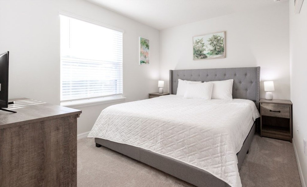 Spacious 10 Bed Pool Home With Game Room- 10 Bedroom Home by RedAwning view 5