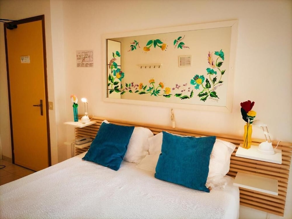 Le Petit Hotel