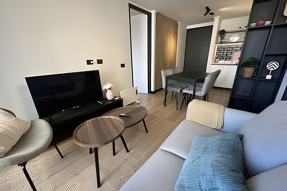 Oceana Suites San Eugenio