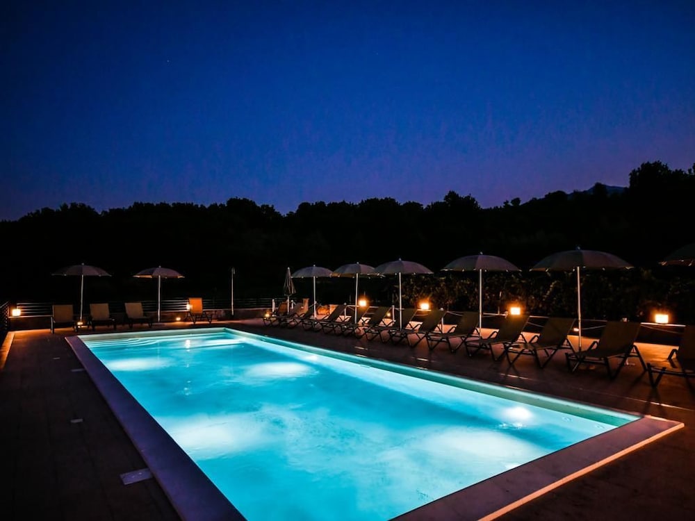 Cavanera Etnea Resort & Wine Experience