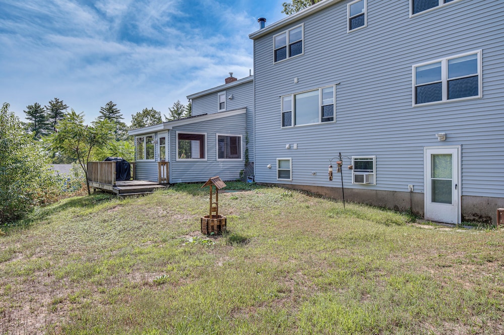 Golf, Hike & Explore: Family Home in Pembroke!