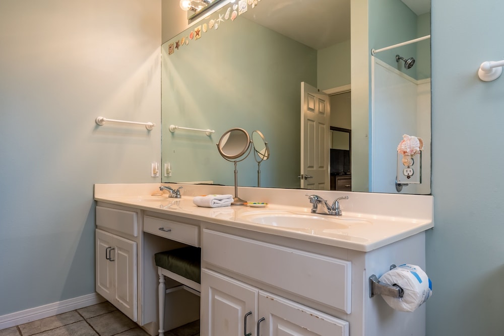 Dauphin Luv - Beach Club #201 4 Bedroom Condo