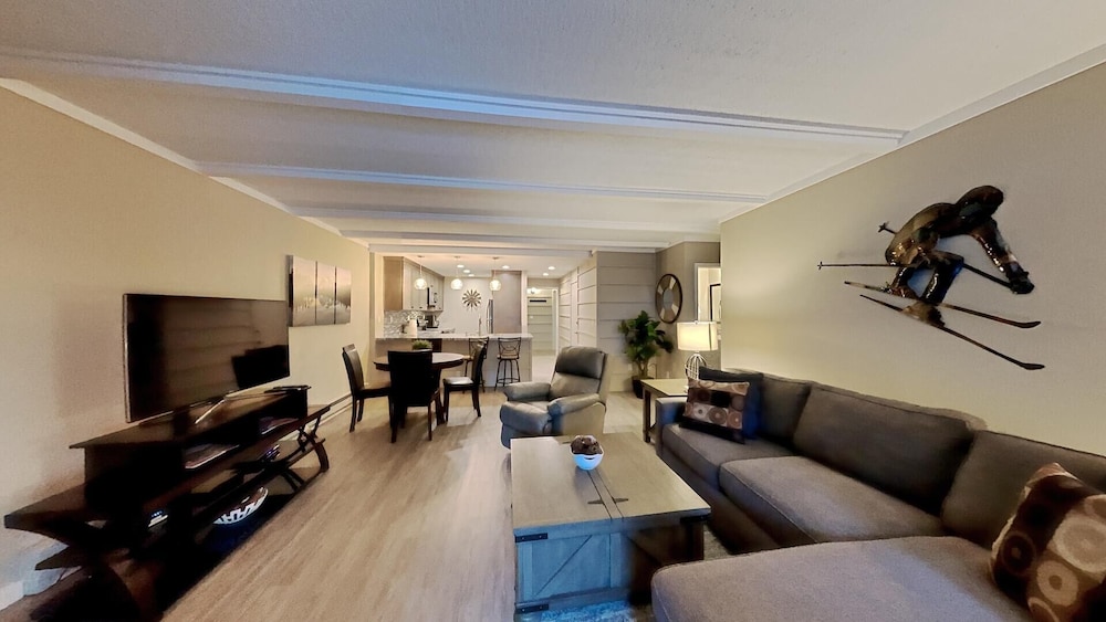 Spacious 2 BR Units at 1849 Condos With Free Pool, Parking & Wifi