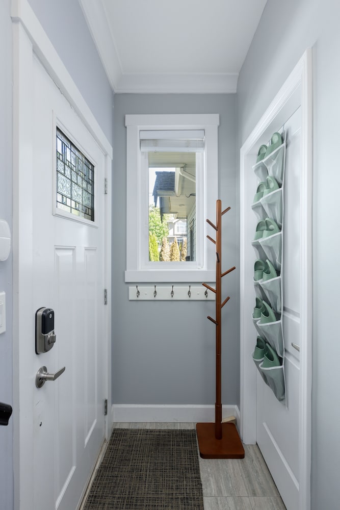 192 East 44th Ave - Image 2