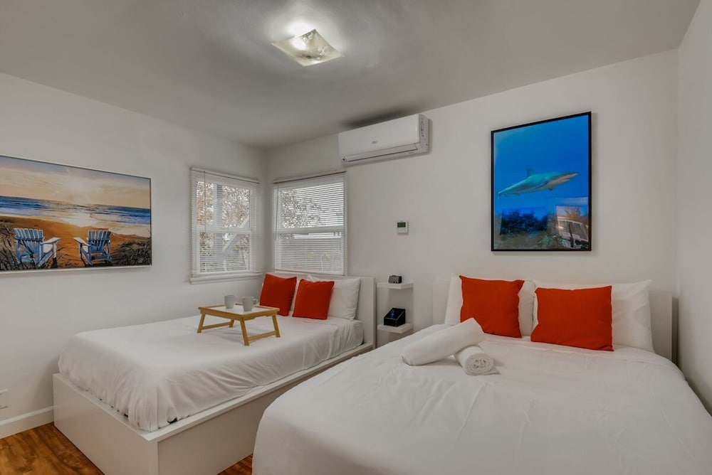 Walk To Beach 2BR Top Location - AA