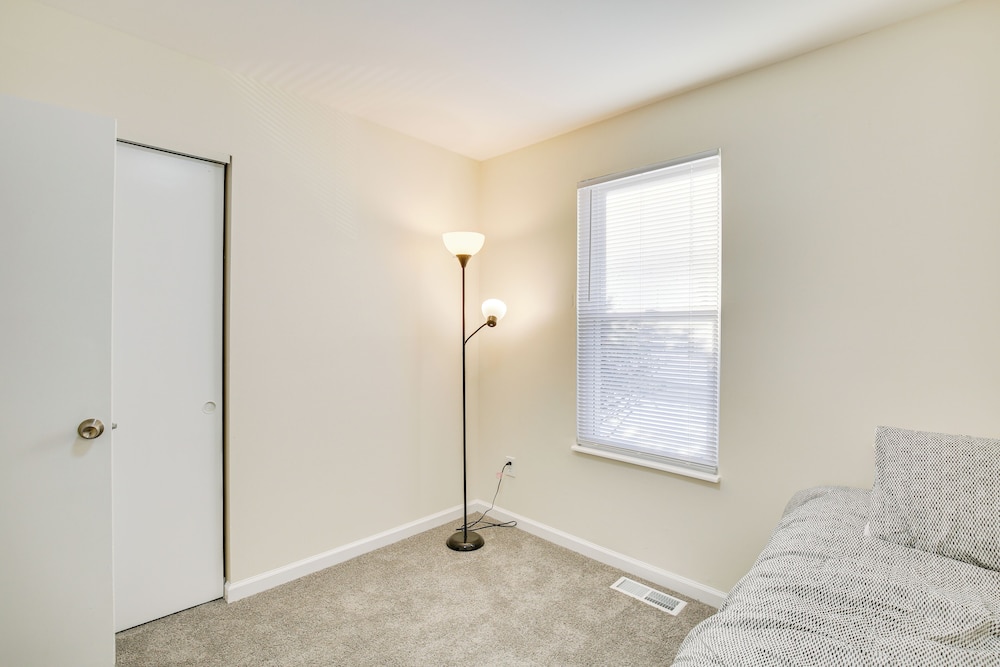 9 Mi to Forest Park: Pet-friendly Home in St Louis