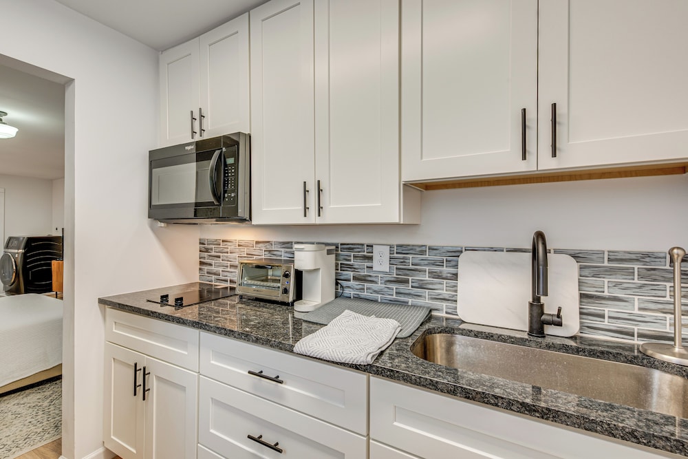 Studio Apartment Near East Atlanta Village