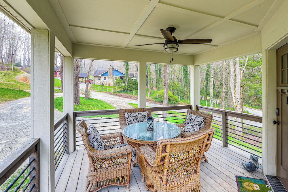 On Farm: Charming Hendersonville Retreat!