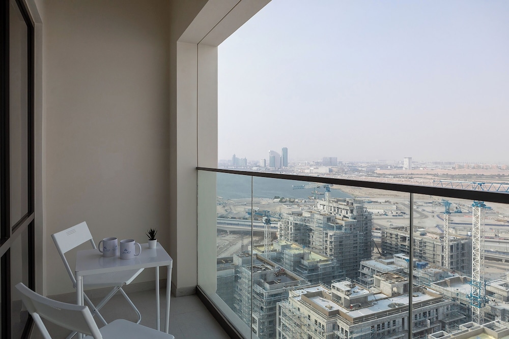 Luxury 1BR at Vida Residences
