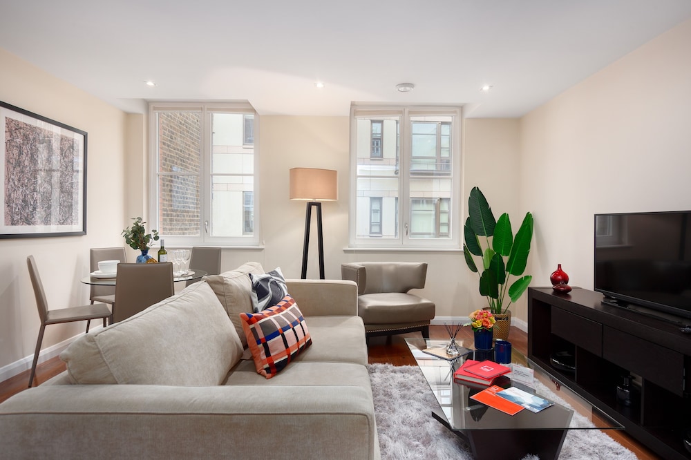 One Bed Serviced Apt near Holborn in Chancery Lane