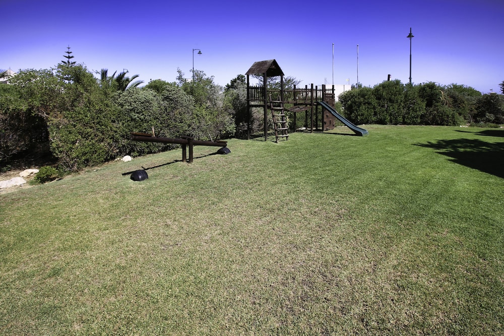 Ellefsen Golf Suite 103 Langebaan 4-slpr view 2