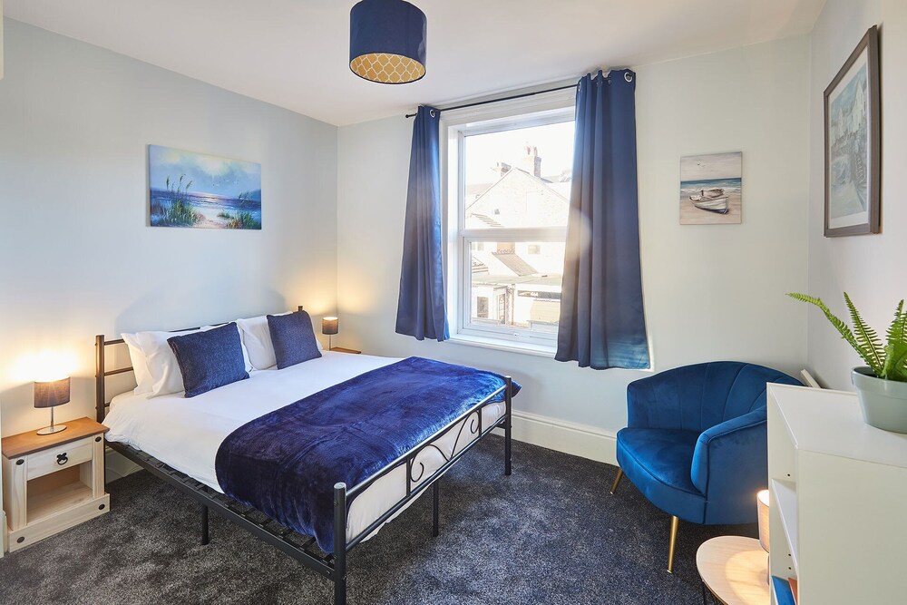 Host Stay Holyrood Lodge view 5